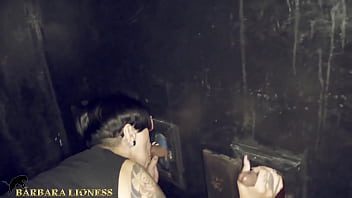 Esposinha gostosa dando a buceta no motel