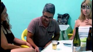 Safadinha metendo muito no boteco xvideos porno hd