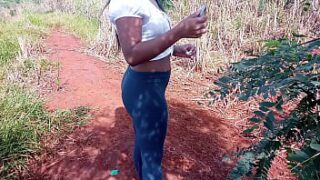 Botando minha amiga gostosona pra quicar na piroca grossa