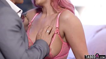 Loira safadinha prometeu e cumpriu fodeu com dois