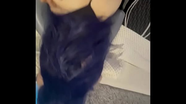 Negro caralhudo transando o cu da puta pervertida no sexo anal