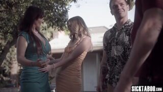 Ninfetinha pervertida por uma pica grande