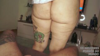 Casada tarada fudendo com vários caras pro cornão filmar