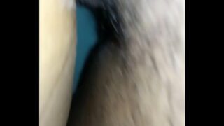 Maridão cornão assistindo a sua casadinha gostosinha sentar