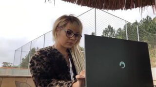 Socando a vara na bucetinha da gorda safadona