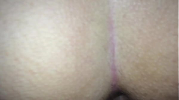 Esposa muito safadona dando o cu guloso apertado enquanto