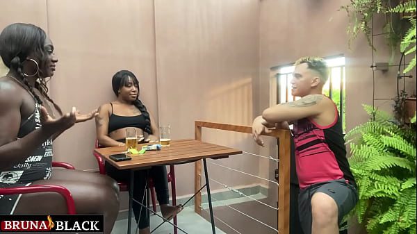 Morena moça tarada boazuada filmada pelo amigão fode muito