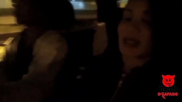 Pervertidas gostosonas chupando mamando a pica enorme dura