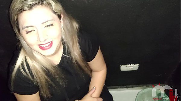 Ruiva gostosinha da bucetinha peluda dando pro negão