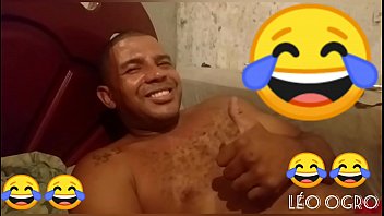 Namorada novinha gemendo no sexo caseiro