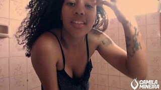 Garota novinha morena do rabão bem gostosinho muito safada