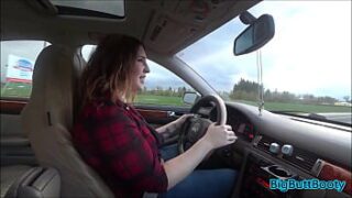 Gordinha fogosa senta com vontade