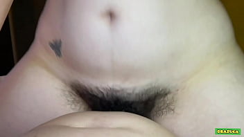 Gozando dentro da buceta gulosa gorda boazuada