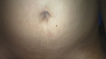 Morena peituda bem gostosa metendo na foda amadora