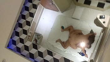 Enrabando a gordinha metedeira bem gostosa no motel