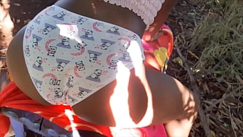 Camgirl loira putiane linda muito tarada e mamando devorando