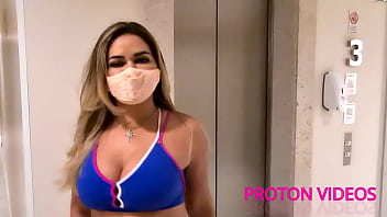 Loirinha gostosona da academia treinando a sua raba gostosona