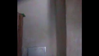 Mulata gostosinha e safadinha muito tarada dançando funk pelada