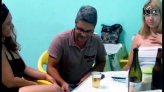 Safadinha bombando muito no boteco pornô hd pornozão
