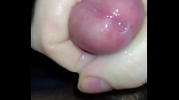 Abrindo a bucetinha da sapeca com a pica grossa