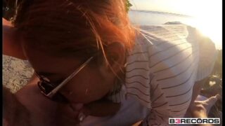 Moreninha tarada chupando ate engolir leite de pica