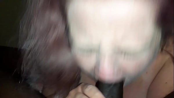 Putiane tarada do pornô hd chupando meu cacetão