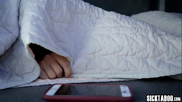 Cavala moça safadinha tarada amadora chupou e tomou pica enorme