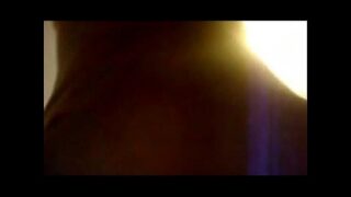 Coroa tatuada socando com garotão pirocudo