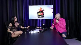 Coroinha negra cavala tomou gozada na bunda lindinha