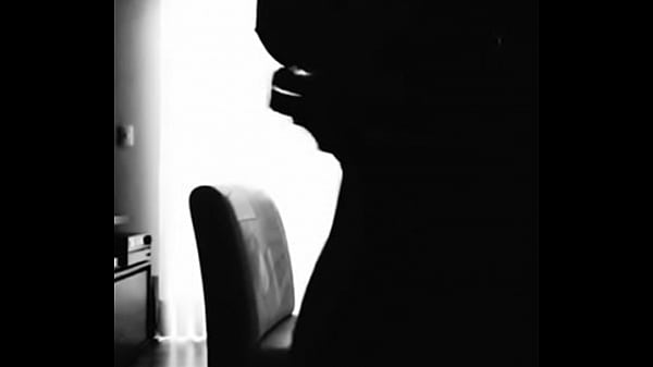 Garota mostrando a bucetinha quente e cu piscando