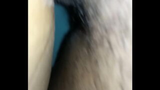 Maridão cornão assistindo a sua casadinha gostosinha sentar