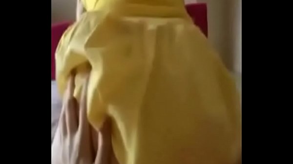 Morena formosa muito tesuda socando de quatro