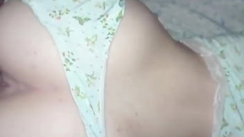 Negra puta moça garota novinha geme muito dando pro amigão