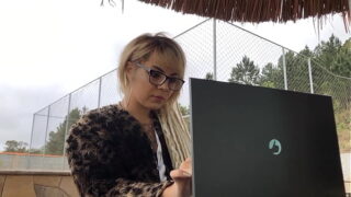 Socando a vara na bucetinha da gorda safadona