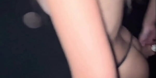 Tarada safadinha perdendo a virgindade do cuzinho guloso