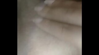 Gordelícia bucetuda safadona se masturbando no xvideos hd