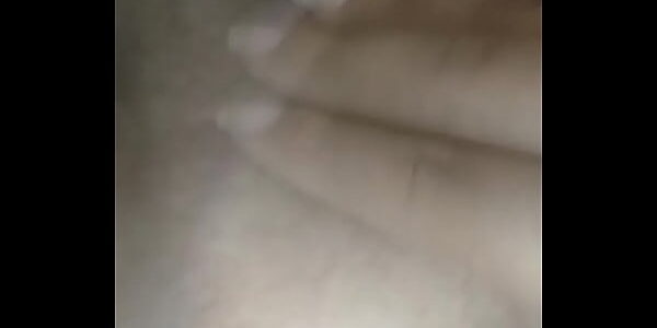 Gordelícia bucetuda safadona se masturbando no xvideos hd