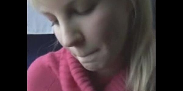 Ruivinha muito gostosinha tarada safadinha pagando bola gato